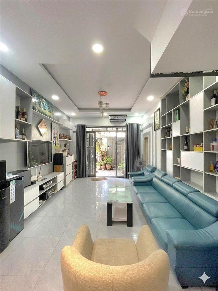 Ngang 5.5m hiếm, giá chỉ 6 tỷ 95, hxh, 3 tầng, gần sân bay, tân bình,