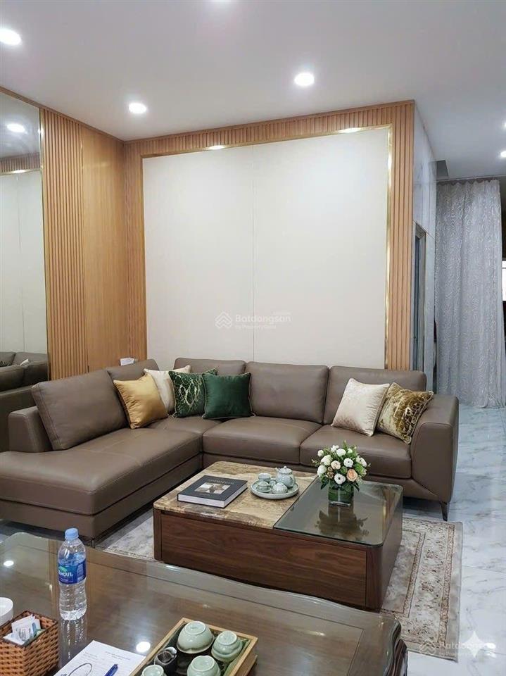 Mặt tiền kinh doanh, sát sân bay, nhà ga t3, dòng tiền 25 tr/ t. giá chỉ 9.x tỷ. tân bình