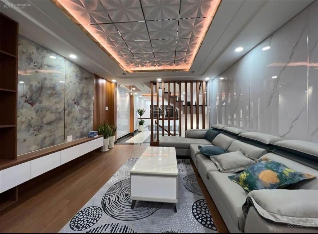 Bán nhà 5 tầng, hxh, 4.5x17m, full nội thất, giá chỉ 7.x tỷ, cộng hòa, tân bình, gần sân bay tsn