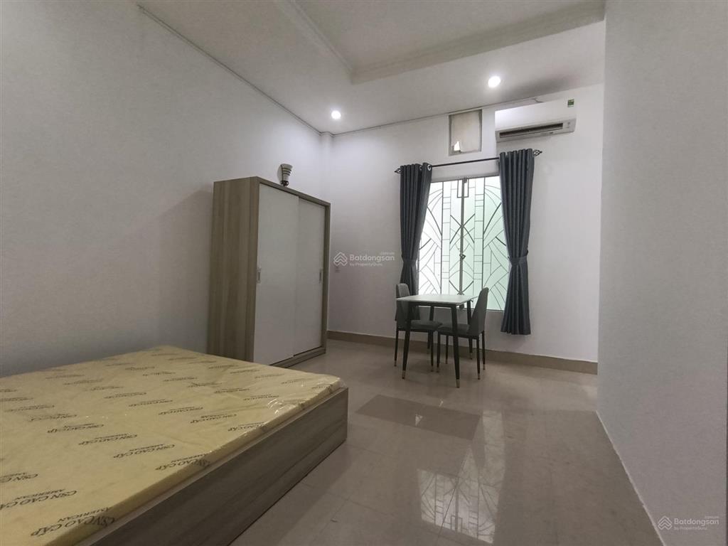 Cho thuê phòng mới có ban công đầy đủ nội thất gần chợ phạm văn hai giáp quận 10  phú nhuận