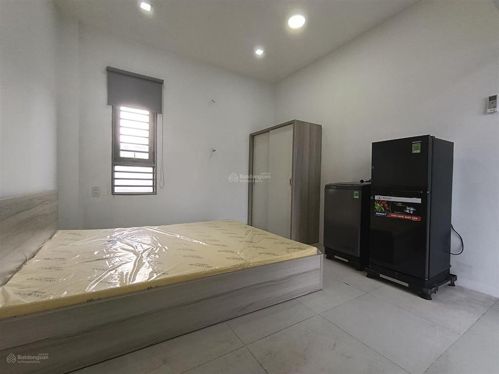 Cho thuê phòng mới có ban công đầy đủ nội thất gần chợ phạm văn hai giáp quận 10  phú nhuận