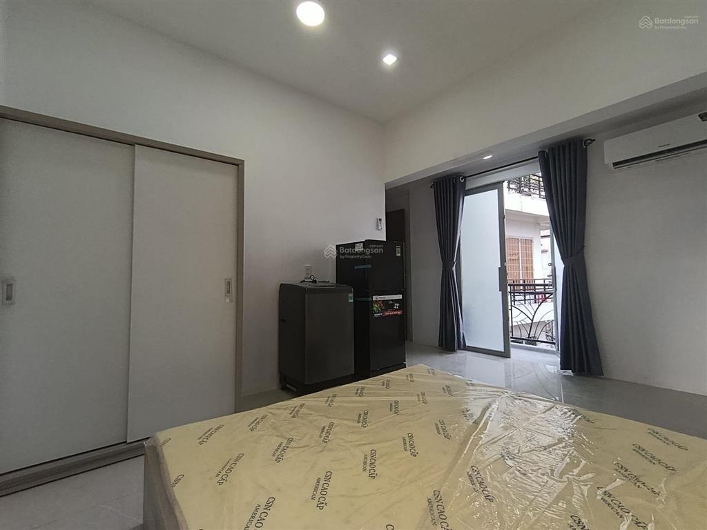 Cho thuê phòng mới có ban công đầy đủ nội thất gần chợ phạm văn hai giáp quận 10  phú nhuận