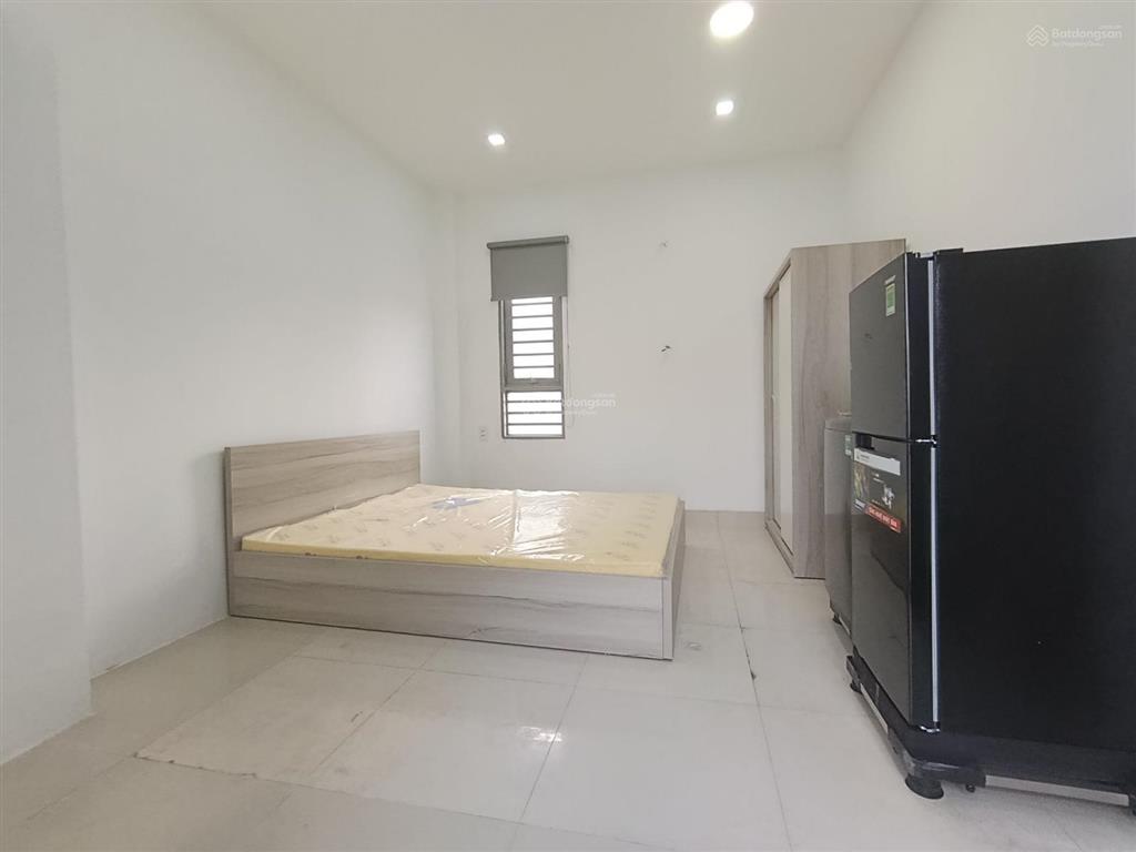 Cho thuê phòng mới có ban công đầy đủ nội thất gần chợ phạm văn hai giáp quận 10  phú nhuận