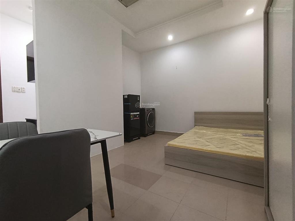 Cho thuê phòng mới có ban công đầy đủ nội thất gần chợ phạm văn hai giáp quận 10  phú nhuận