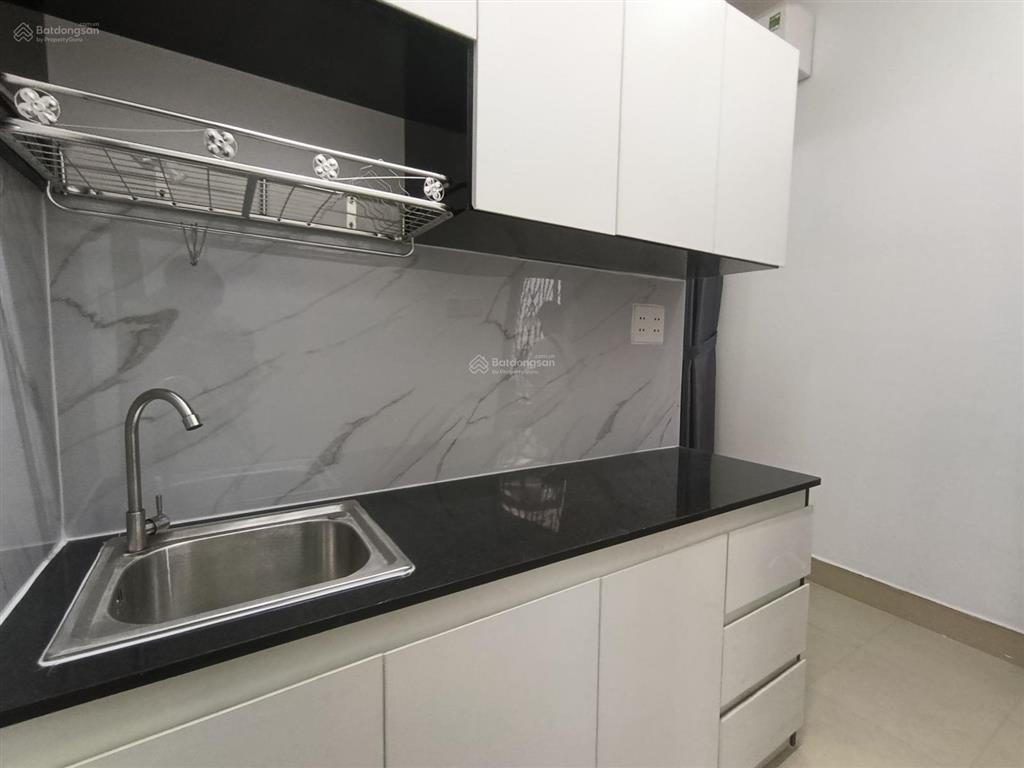 Cho thuê phòng mới có ban công đầy đủ nội thất gần chợ phạm văn hai giáp quận 10  phú nhuận