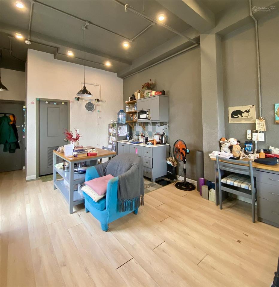 Căn hộ cao cấp dạng studio đầy đủ nội thất cửa sổ thoáng gần sân bay