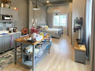 Căn hộ cao cấp dạng studio đầy đủ nội thất cửa sổ thoáng gần sân bay