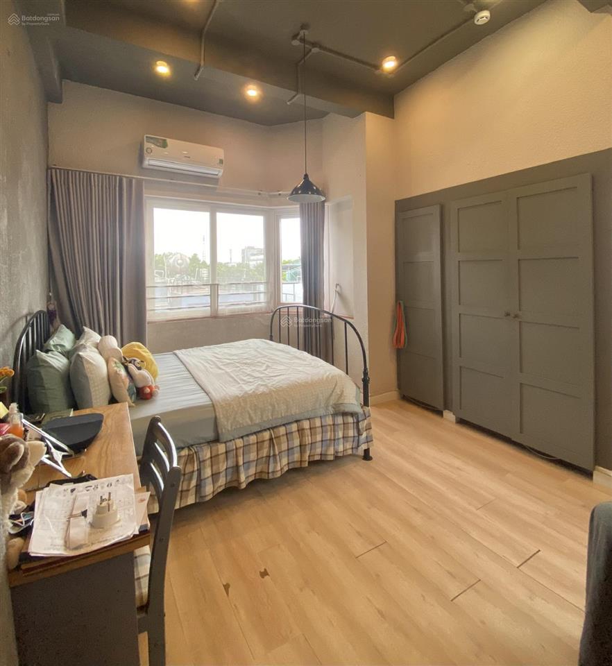 Căn hộ cao cấp dạng studio đầy đủ nội thất cửa sổ thoáng gần sân bay