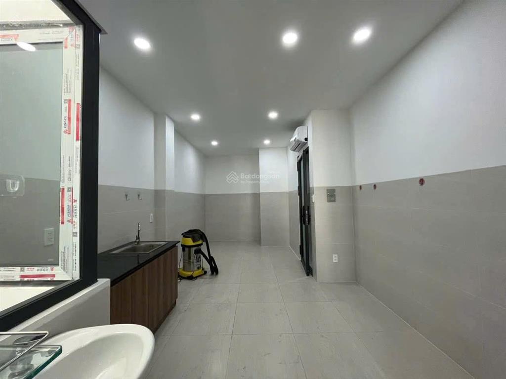 Cho thuê căn hộ 1 phòng ngủ xây mới đường phổ quang, gần bệnh viện tâm anh