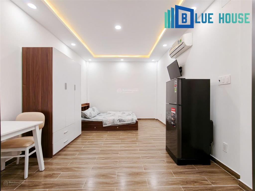 Cho thuê căn hộ ban công đầy đủ nội thất gần ngã tư phú nhuận