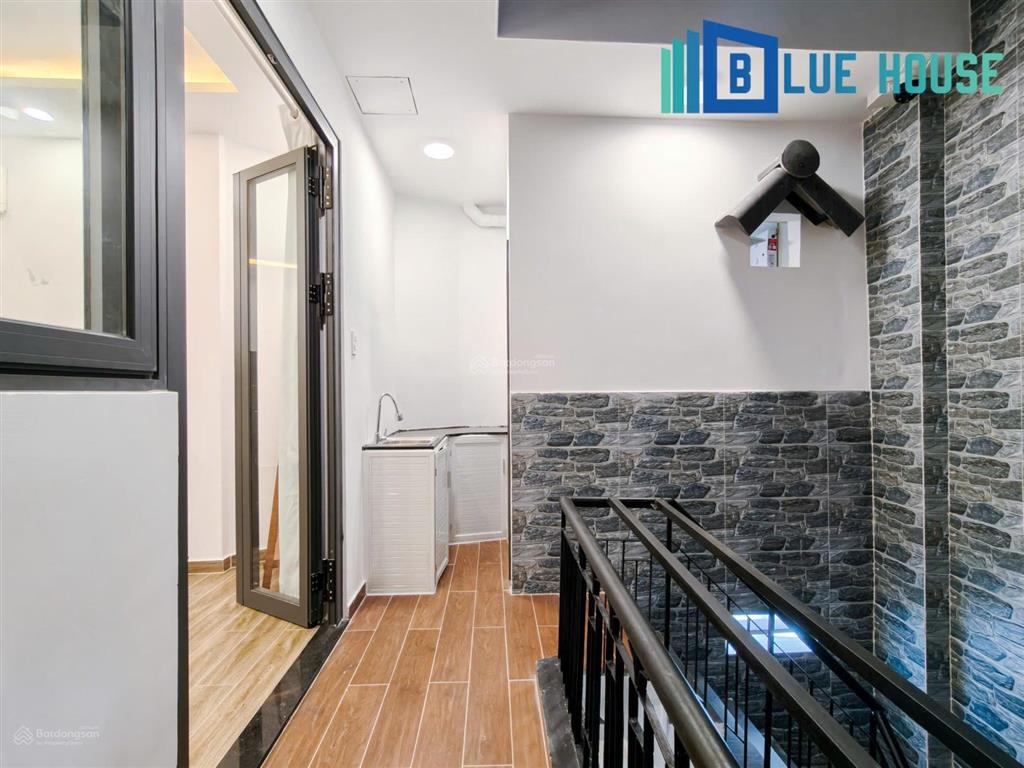Cho thuê căn hộ ban công đầy đủ nội thất gần ngã tư phú nhuận