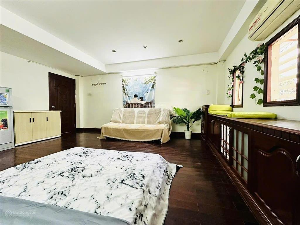 Cho thuê phòng đầy đủ nội thất cửa sổ thoáng ngay lăng cha cả. gần sân bay
