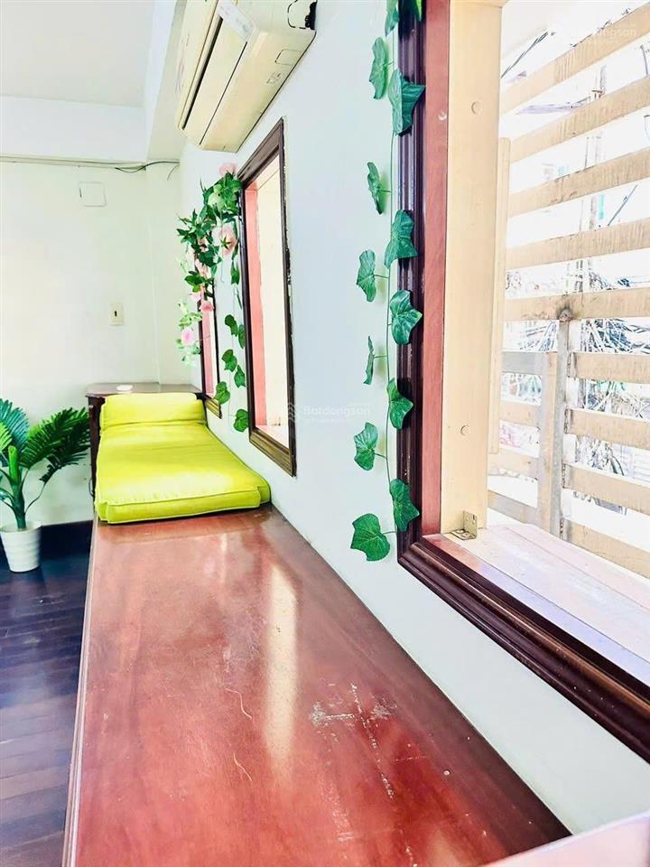 Cho thuê phòng đầy đủ nội thất cửa sổ thoáng ngay lăng cha cả. gần sân bay