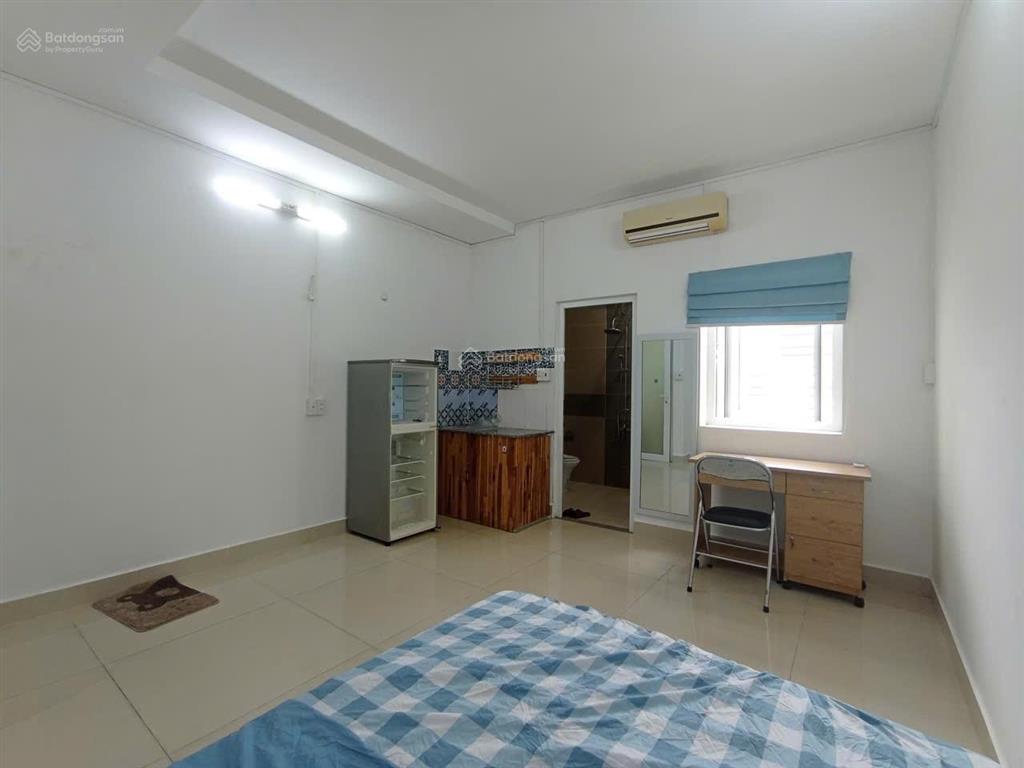 Cho thuê phòng 25m2 cửa sổ thoáng ngày bờ kè hoàng sa trường sa giáp quận 10, quận 3