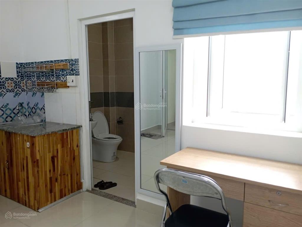 Cho thuê phòng 25m2 cửa sổ thoáng ngày bờ kè hoàng sa trường sa giáp quận 10, quận 3