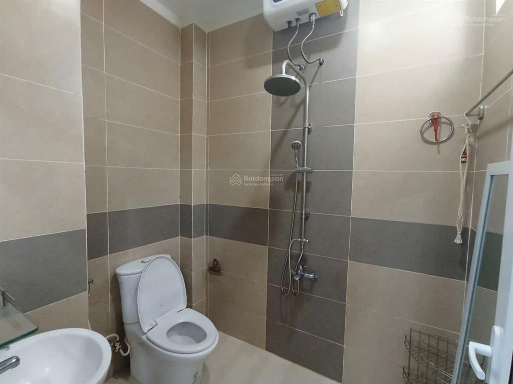 Cho thuê phòng 25m2 cửa sổ thoáng ngày bờ kè hoàng sa trường sa giáp quận 10, quận 3