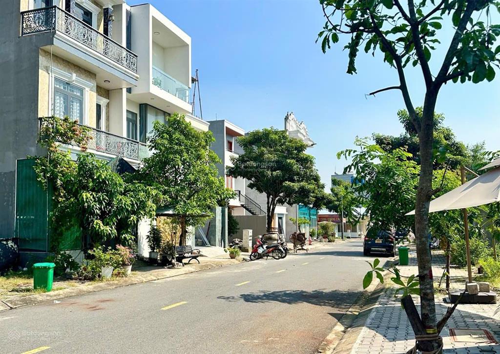 Đất trung tâm cách tp hcm 1km  500m ra ql51  sát vành đai 3 & cao tốc