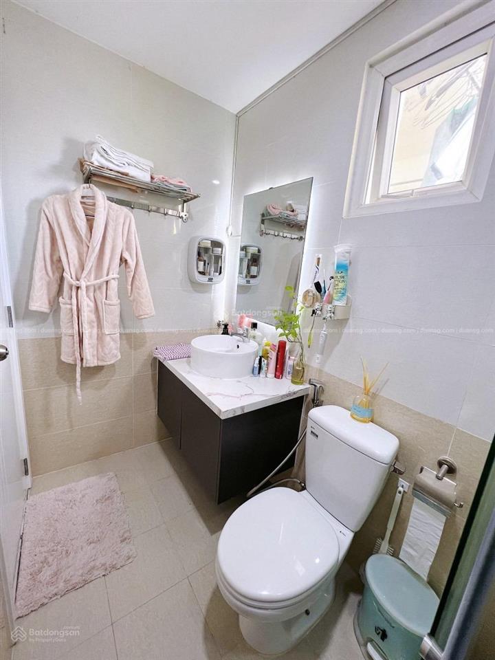 Chính chủ cần bán nhanh định cư nước ngoài căn 2pn 2wc, diện tích 74m2, căn góc