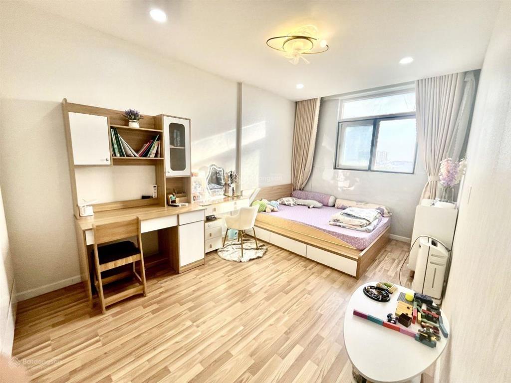 Bán ch city gate, có nhiều căn 2 và 3 phòng ngủ đang cần bán giá từ 2.5 tỷ