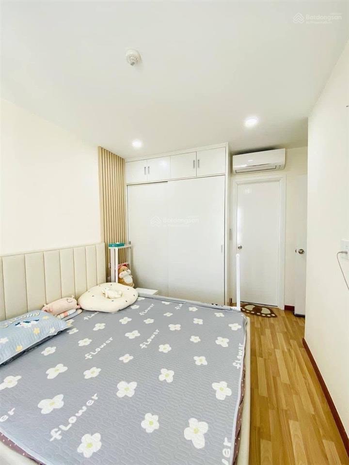 Cần tiền bán căn hộ 2 phòng, 2 vệ sinh mặt tiền võ văn kiệt nhà mới không cho thuê nên giữ kĩ