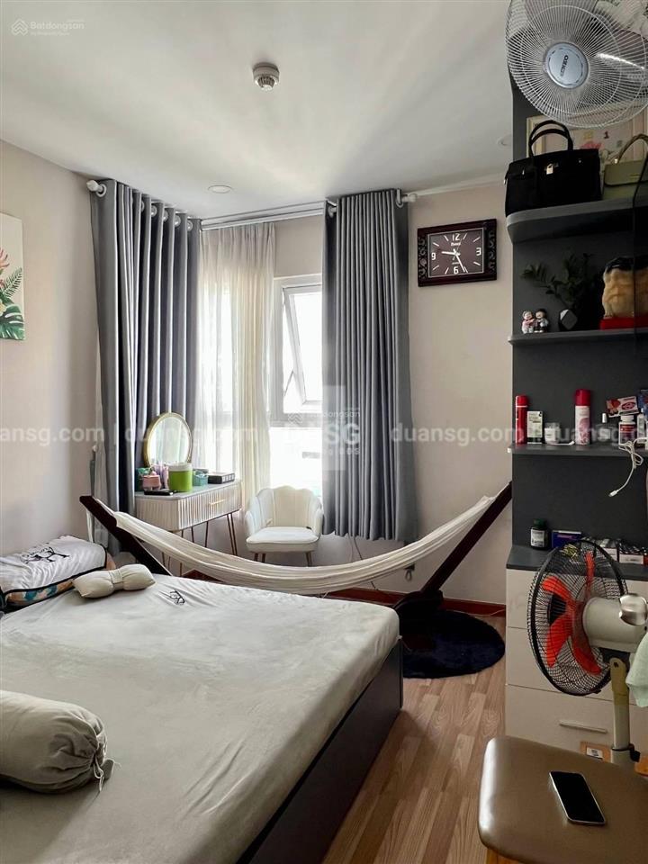 Cần bán căn 3 phòng 2 vệ sinh, full nội thất đẹp ( nhà mới )