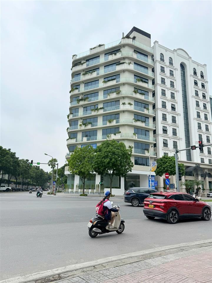 Bán đất 280m2, giá 88 tỷ mặt phố ngọc lâm  đoạn trung tâm phố vỉa hè rộng kinh doanh bất chấp