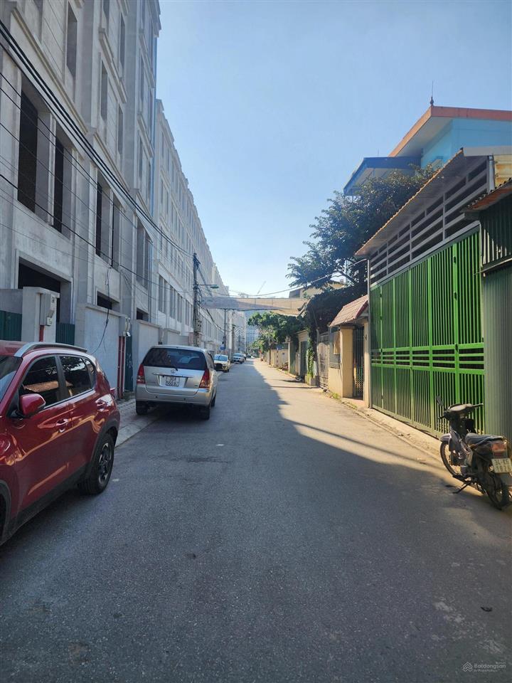 Bán nhà 100m², giá 14,5 tỷ cự khối, long biên, đường trước nhà ô tô tránh, kinh doanh