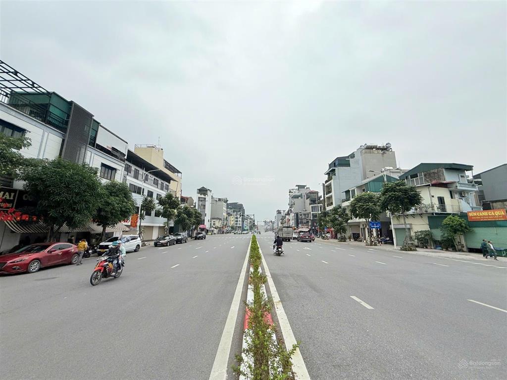 Bán đất 310m2 mặt phố hồng tiến mặt phố 8 làn ô tô chạy, vỉa hè 10m kinh doanh bất chấp