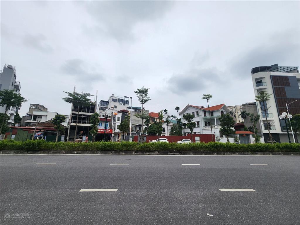 Bán đất 310m2 mặt phố hồng tiến mặt phố 8 làn ô tô chạy, vỉa hè 10m kinh doanh bất chấp