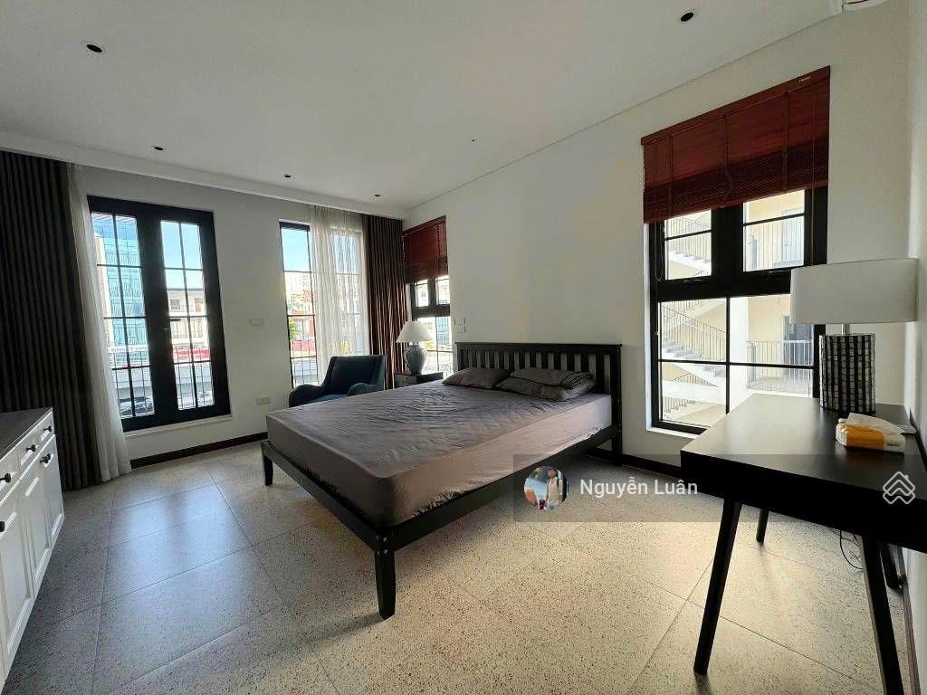 Nhà 6 tầng 230m2 lô góc mặt phố hồng tiến, vị trí giữa phố kinh doanh bất chấp, gần bv tâm anh