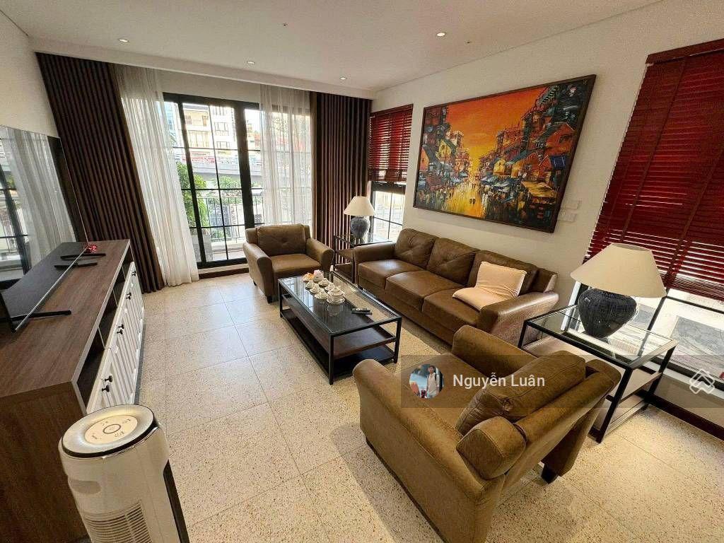 Nhà 6 tầng 230m2 lô góc mặt phố hồng tiến, vị trí giữa phố kinh doanh bất chấp, gần bv tâm anh