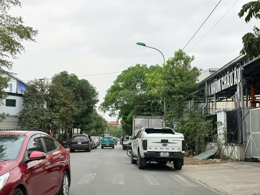 Cần bán 800m2 đất làng nghề kiêu kỵ lô góc, gần vin ocean park  tặng kho nhà xưởng 2 tầng