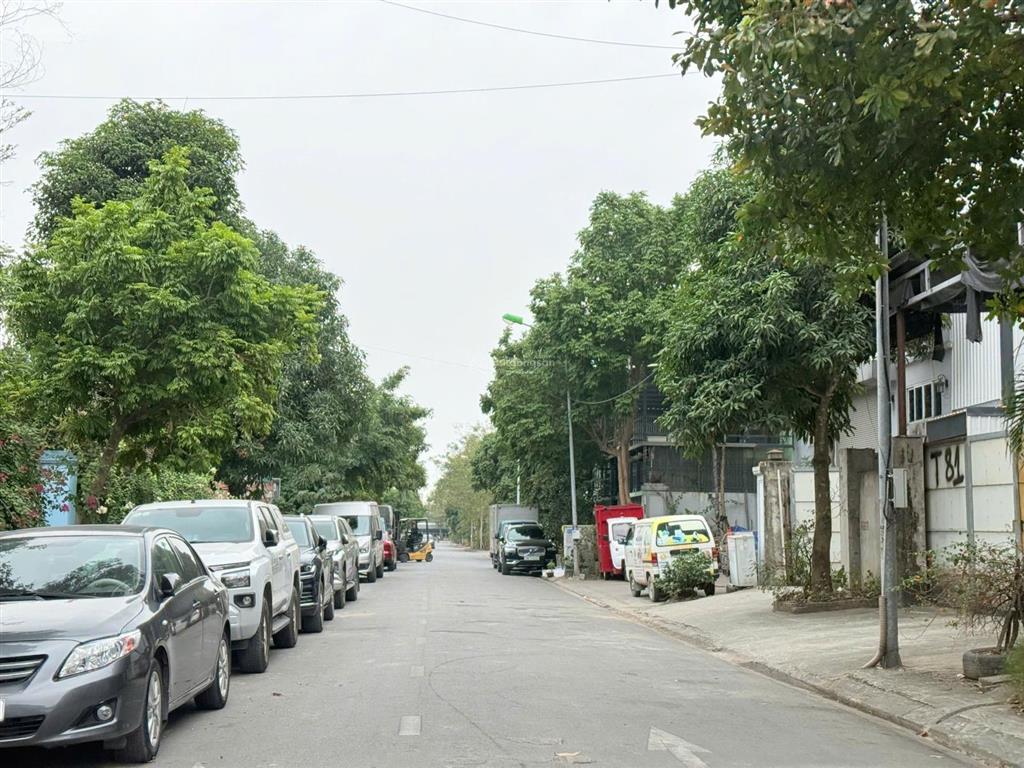 Cần bán 800m2 đất làng nghề kiêu kỵ lô góc, gần vin ocean park  tặng kho nhà xưởng 2 tầng