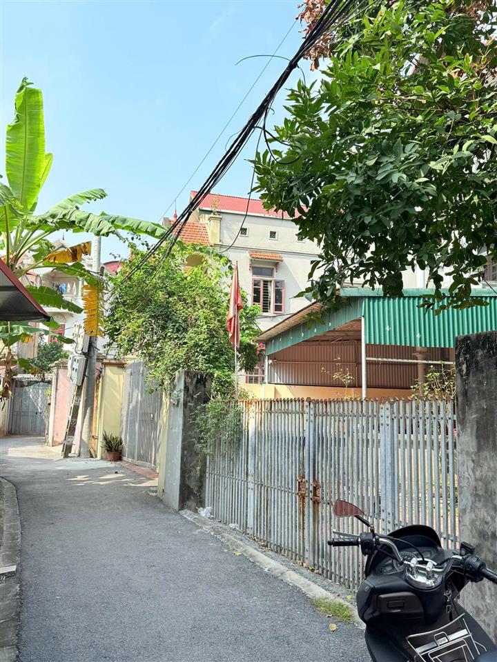 Cần bán 300m2 đất đặng xá gia lâm, đường ôtô, full thổ cư, mặt tiền rộng