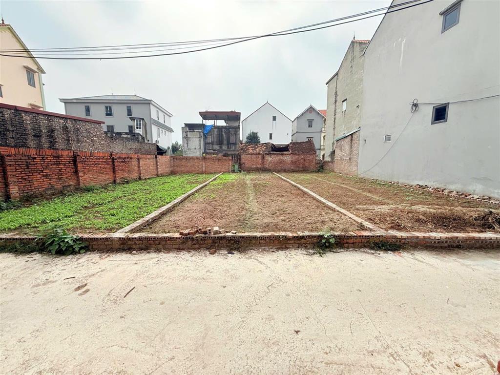 Cần bán 300m2 đất đặng xá gia lâm, đường ôtô, full thổ cư, mặt tiền rộng