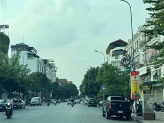 Cần bán biệt thự 202m2 khu đô thị việt hưng, long biên  biệt thự nằm trên trục đường xuyên tâm