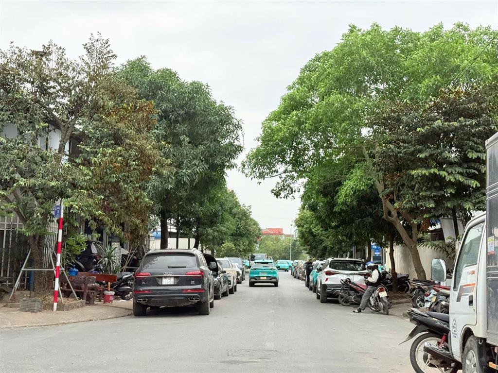 Bán nhà 121m2, mt 8m đông dư, giáp hải đường ôtô tránh, vỉa hè rộng kinh doanh