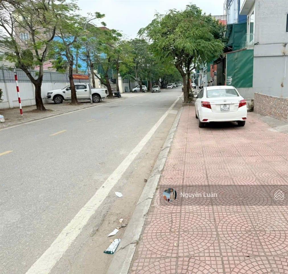 Bán nhà 121m2, mt 8m đông dư, giáp hải đường ôtô tránh, vỉa hè rộng kinh doanh