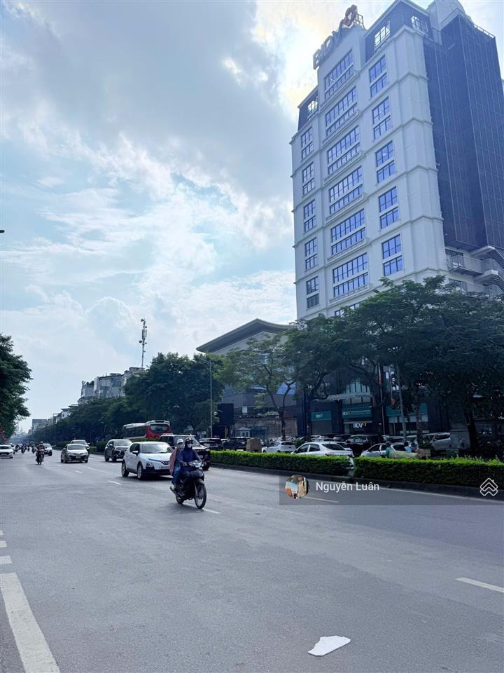 Bán nhà mặt phố nguyễn văn cừ long biên diện tích 200m2. vị trí cực đẹp kinh doanh đẳng cấp