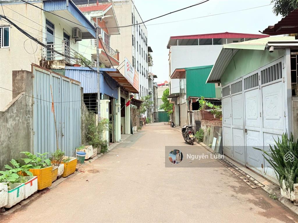 Gia đình cần bán lô đất 120m2, mt 6,5 đường phan đăng lưu, đường ôtô tránh phù hợp ở và kinh doanh.