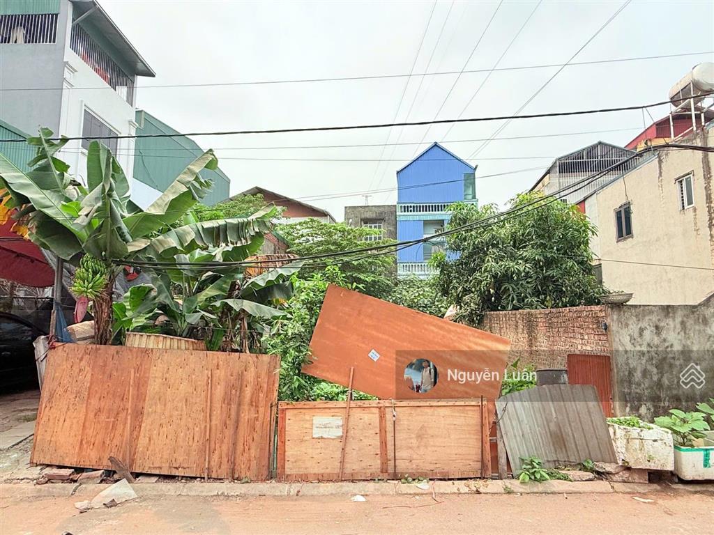 Gia đình cần bán lô đất 120m2, mt 6,5 đường phan đăng lưu, đường ôtô tránh phù hợp ở và kinh doanh.