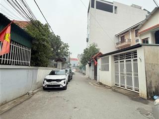 Gia đình cần bán nhà diện tích 200m2, đường ôtô tránh đa tốn, đông dư hà nội