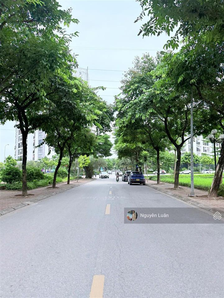Do nhu cầu chuyển nơi ở gia đình cần bán căn biệt thự 180m2 khu đô thị sài đồng, long biên, hà nội