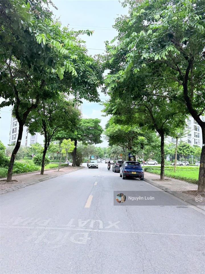 Do nhu cầu chuyển nơi ở gia đình cần bán căn biệt thự 180m2 khu đô thị sài đồng, long biên, hà nội