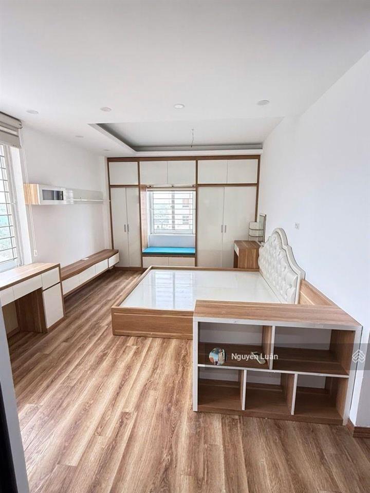 Gia đình chuyển công tác cần bán căn hộ 98m2 đường nguyễn lam cạnh vinhomes