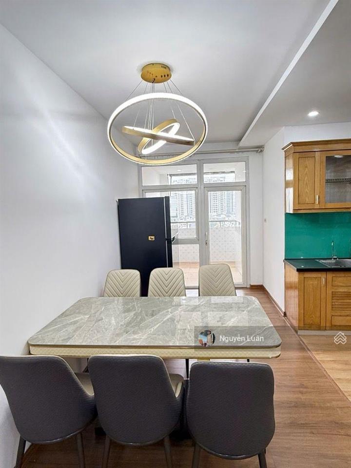 Gia đình chuyển công tác cần bán căn hộ 98m2 đường nguyễn lam cạnh vinhomes