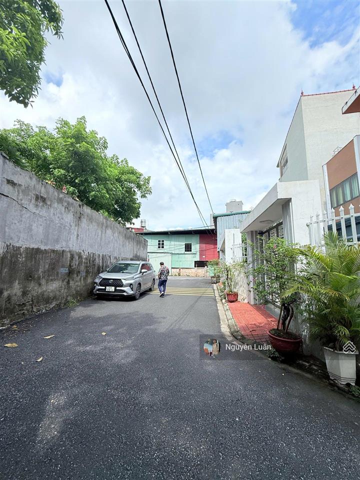 Cần bán lô đất ngõ 12 ỷ lan gia lâm, diện tích 198m2, đường ôtô ra vào, giá 16,9 tỷ