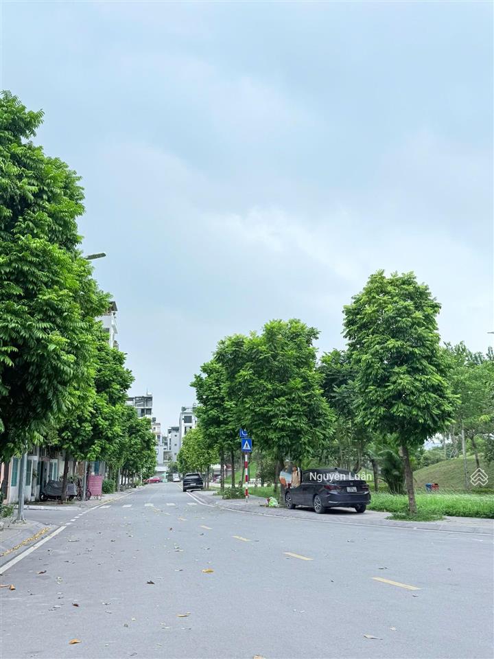 Bán nhà ngọc thụy đường ô tô 7 chỗ qua nhà, giáp công viên và trường học tiện ích đầy đủ và đa dạng