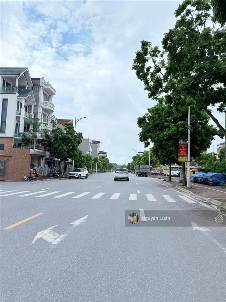 Bán lô đất 120m2 phúc lợi, việt hưng mặt đường lớn, vỉa hè rộng ô tô tránh kinh doanh