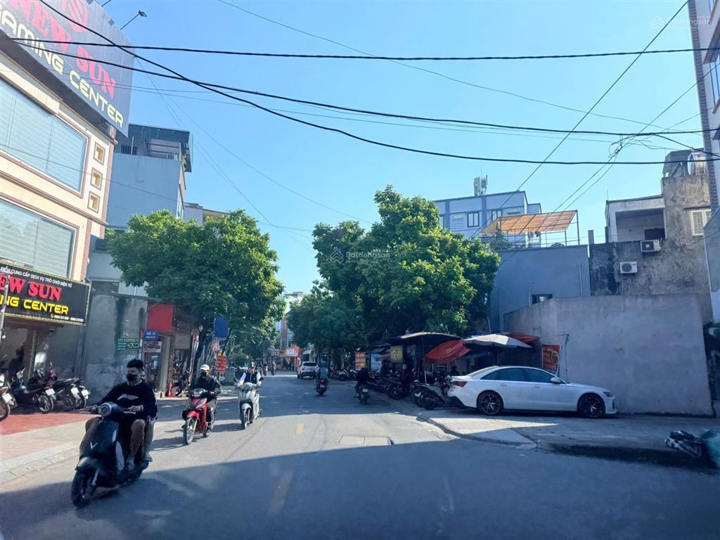 Cần bán 196 m2 đất mặt tiền 8m phố ngọc động  gia lâm  vỉa hè rộng kinh doanh